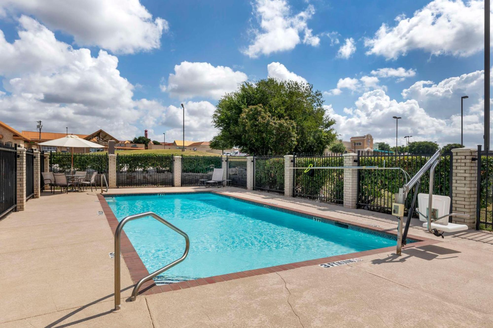Best Western Plus Lake Worth Exterior foto